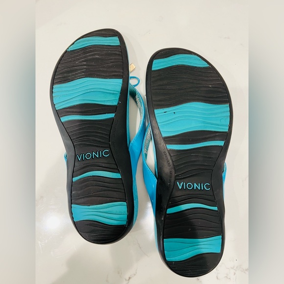 Vionic Bella Flip Flops, size 8, color Teal. - Picture 2 of 3
